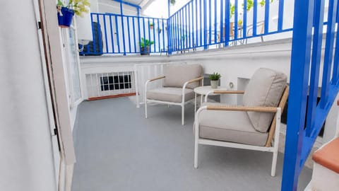 Patio, Seating area