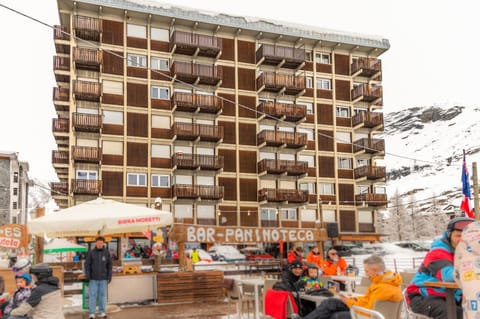 Property building, Restaurant/places to eat