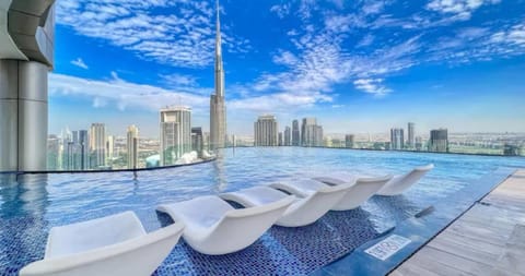 Day, View (from property/room), City view, Pool view, Swimming pool, Swimming pool, sunbed