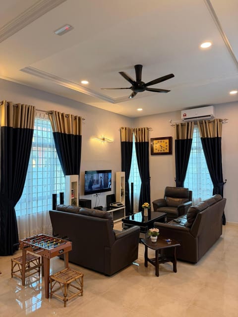 TV and multimedia, Living room, Lunch, air conditioner