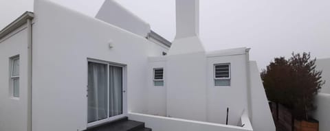 West Coast Cozy I Near Golden Mile & Beach Vacation rental in Western Cape