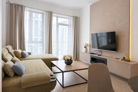 Communal lounge/ TV room, TV and multimedia, Living room, Seating area, Evening entertainment