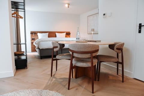 Bed, Seating area, Bedroom