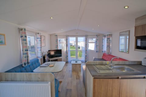 Sirocco Caravan Campground/ 
RV Resort in Westward Ho