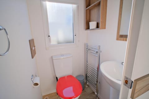 Sirocco Caravan Campground/ 
RV Resort in Westward Ho