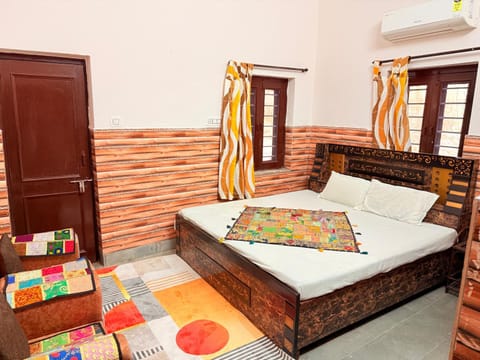 Bed, Photo of the whole room, Bedroom, air conditioner