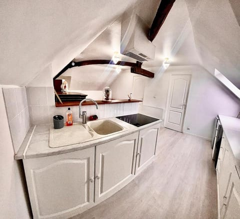 T3 Cosy & Spacieux, Gare à 1min, Disneyland 15min Apartment in Île-de-France