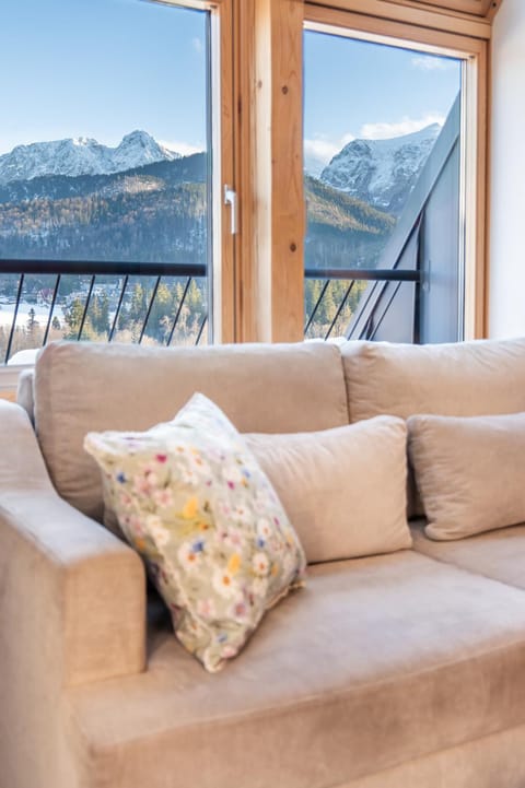 Living room, Seating area, Mountain view