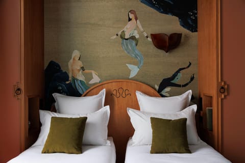 Bed, Decorative detail