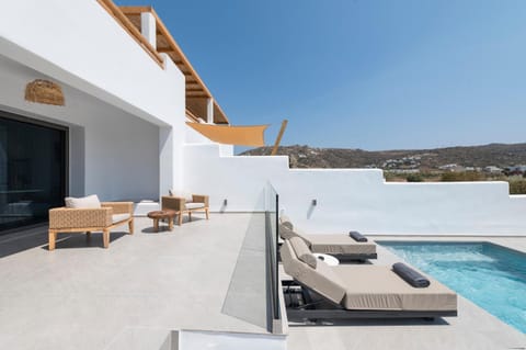 Property building, Patio, Day, Natural landscape, View (from property/room), Balcony/Terrace, Mountain view, Pool view, Swimming pool, sunbed