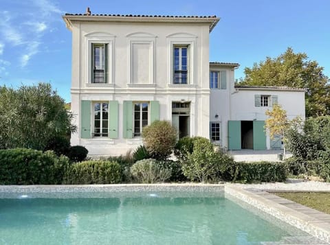 Property building, Garden view, Pool view, Swimming pool