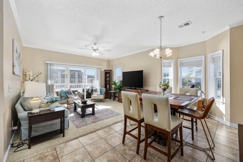 Spacious 3BR Condo Waterway View King Bed House in Socastee