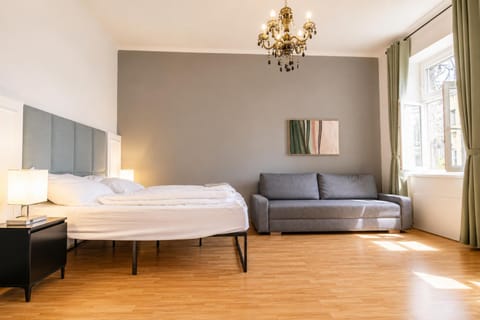 Bed, Seating area, Bedroom