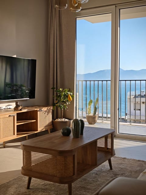 TV and multimedia, View (from property/room), Balcony/Terrace, Living room, Seating area, Sea view