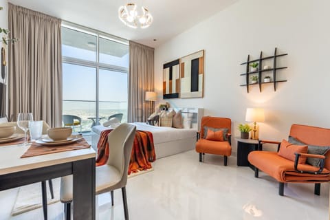 Bed, Seating area, Dining area, Bedroom