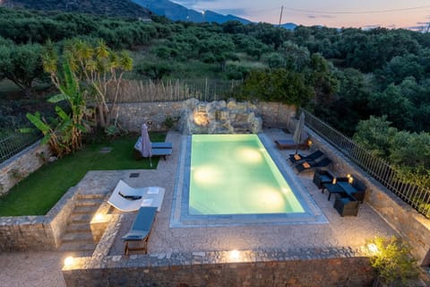 Garden view, Mountain view, Pool view, Swimming pool, sunbed