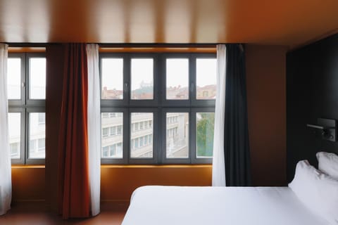 Bed, Bedroom, City view, City view