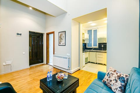 Kitchen or kitchenette, Living room, Seating area, Dining area, pet friendly