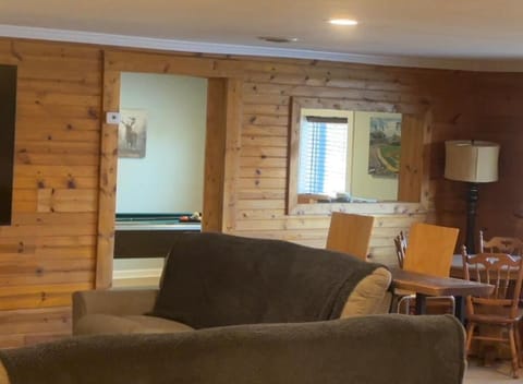 Slice of Petersburg House in Ohio