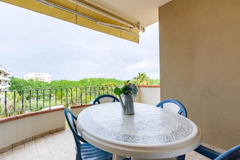 Day, View (from property/room), Balcony/Terrace, Dining area
