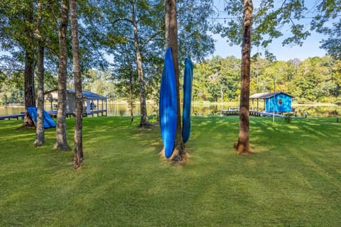 Cozy Lake Cabin Porch Hot Tub Fire Pit Cabin in Lake Sinclair
