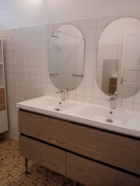 Lotus House in Le Gosier