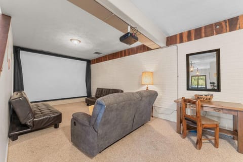 Lakefront Retreat with Deck Movie Room and Yard House in Table Rock Lake