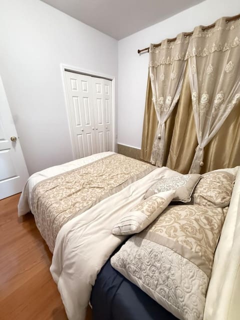 Beach 6BR Pool BBQ 5 Min to Beach Sleep 14 Villa in Fort Walton Beach