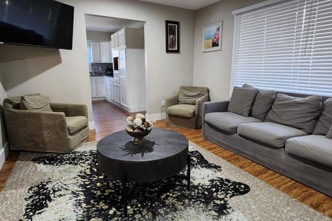 Indoor Court, Spa - 7 mins to The Island and strip House in Pigeon Forge