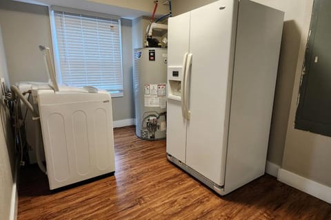 Indoor Court, Spa - 7 mins to The Island and strip House in Pigeon Forge