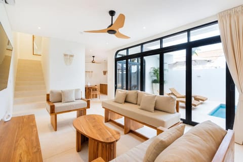 Living room, Pool view