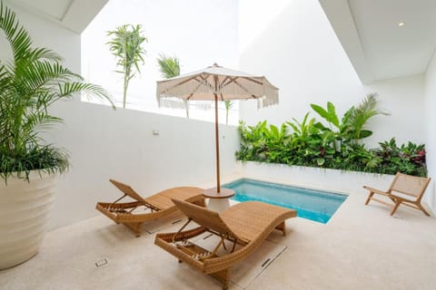 Swimming pool, sunbed