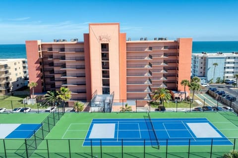 Oceanfront,Heated Pool, Tennis Courts, Balcony House in Edgewater