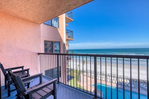 Oceanfront,Heated Pool, Tennis Courts, Balcony House in Edgewater