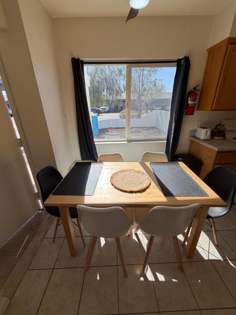 Spring Training Special Comfy 3 Bedroom Villa in Avondale