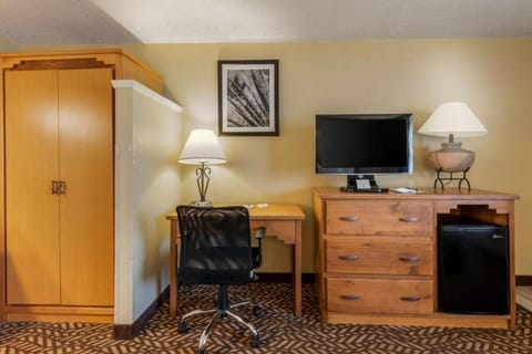 Turquoise Inn & Suites Hotel in Cortez