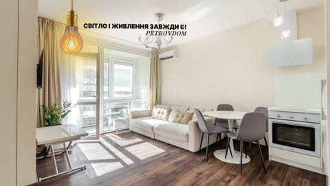 TV and multimedia, Living room, Seating area, Dining area, pet friendly, air conditioner