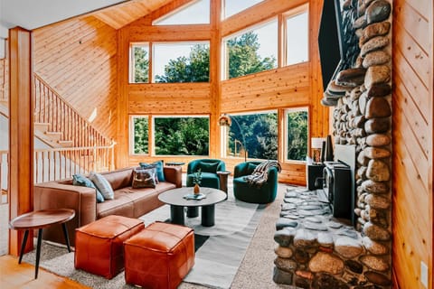 Private 5 Acre CabinHotTubGameRoom by OlympicNP Cabin in Port Angeles