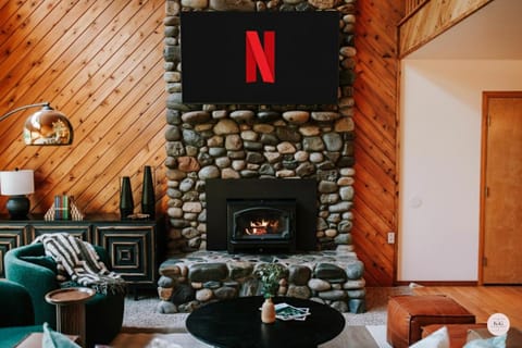 Private 5 Acre CabinHotTubGameRoom by OlympicNP Cabin in Port Angeles