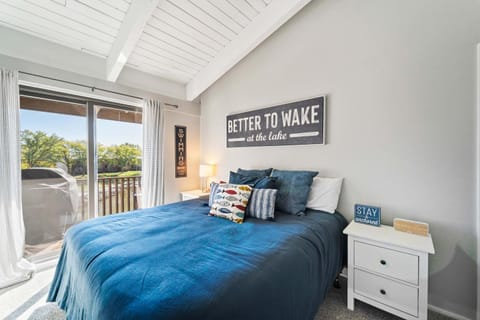 Lakeside Serenity - 2BR 1BA Clear Lake Escape House in Clear Lake