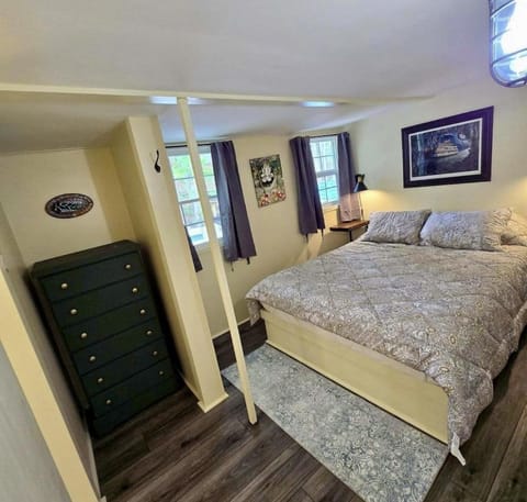 Luxury Three Ensuite Bedroom Paddlewheel Riverboat Lake Marion Docked boat in Lake Marion