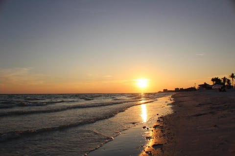 SWFL Lake McGregor Home Entire Home House in Cypress Lake