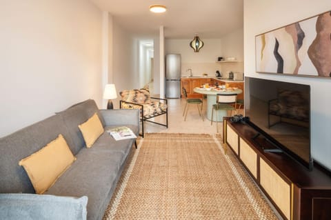 TV and multimedia, Kitchen or kitchenette, Living room, Dining area