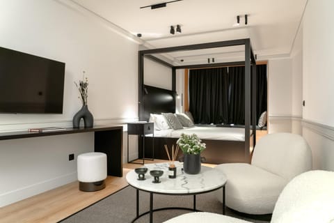 TV and multimedia, Living room, Seating area