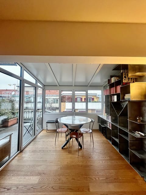 Living room, Seating area, Dining area