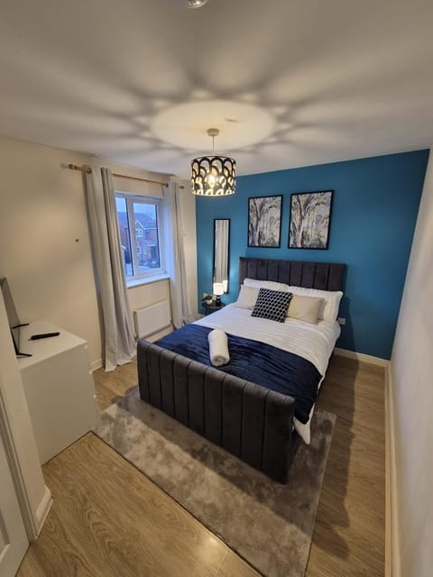 Contractor home, Stunning 3 Bed house, Company workers WLC, Netflix House in England