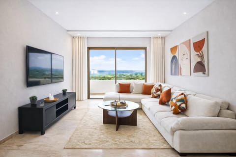 Communal lounge/ TV room, Natural landscape, TV and multimedia, Living room, Seating area, Evening entertainment