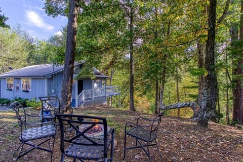 Property building, Patio, Day, Natural landscape, Garden view