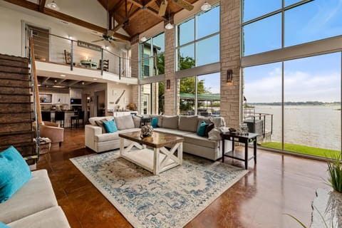 Waterfront Gem with Deck and Private Dock House in Granbury