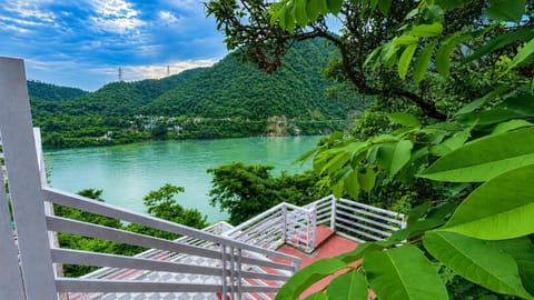 Balcony/Terrace, Balcony/Terrace, Lake view, Mountain view